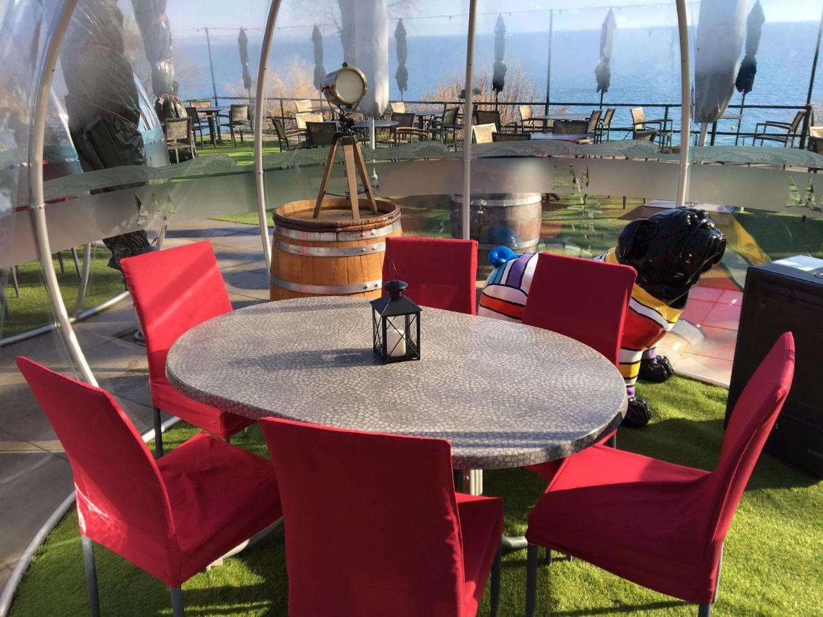 Hotel Restaurant De La Plage Gland Exterior photo